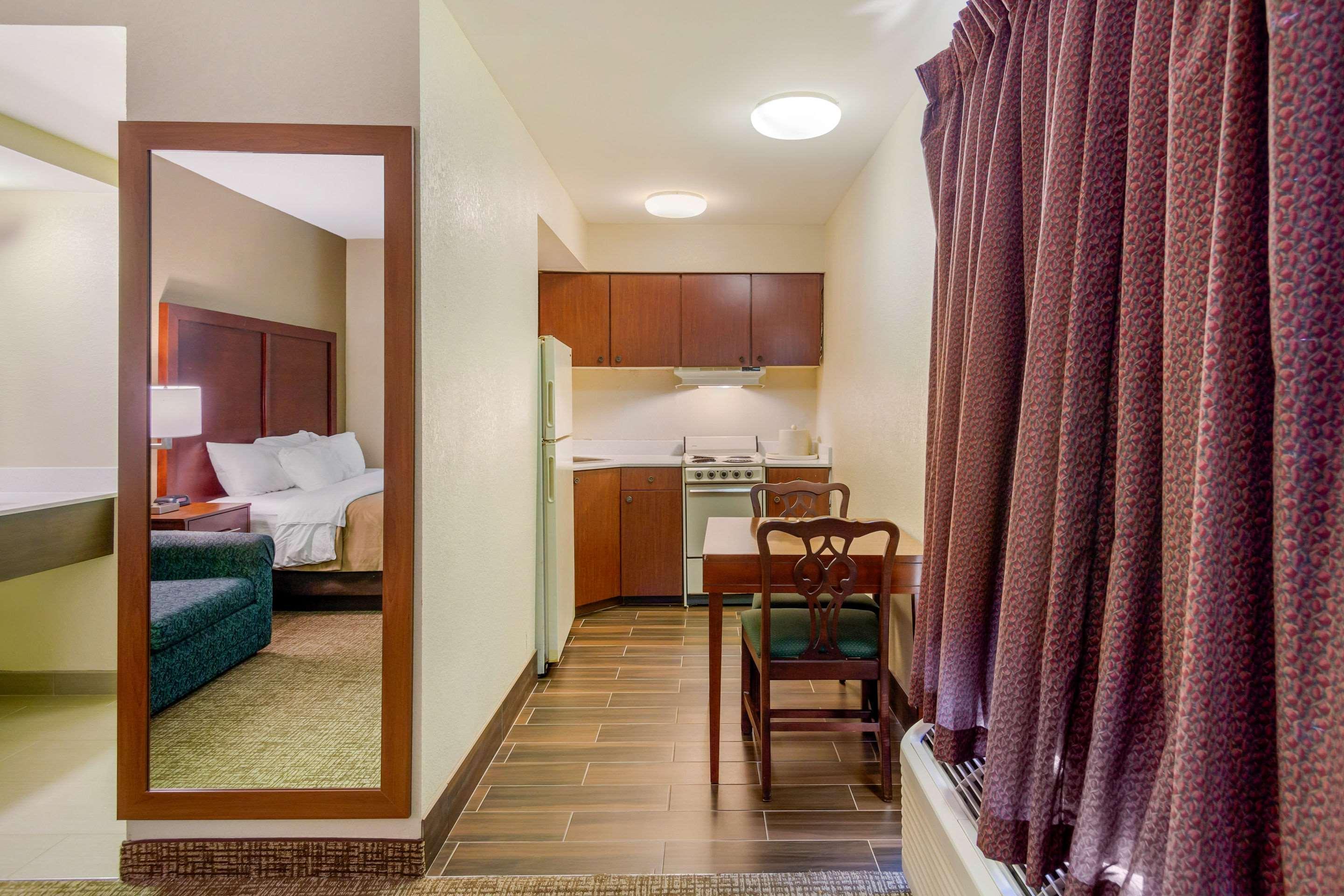 Quality Inn & Suites Olde Town Portsmouth Dış mekan fotoğraf